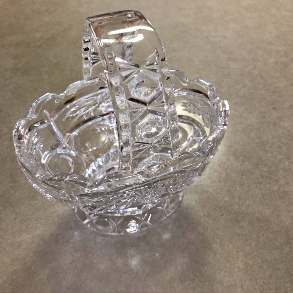 Clear designed glass basket